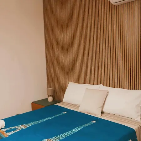 Maison Yasmine Station & Downtown Apartment